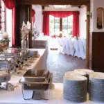 Buffet-Aufbau in der Event-Location Langenhorst – Kulinarik für Ihr Event am Niederrhein.